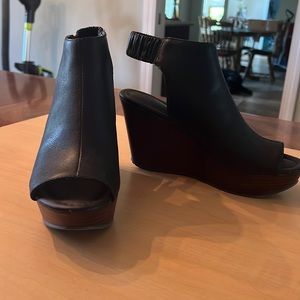 Kenneth Cole Reaction Open Toe Wedges 7.5